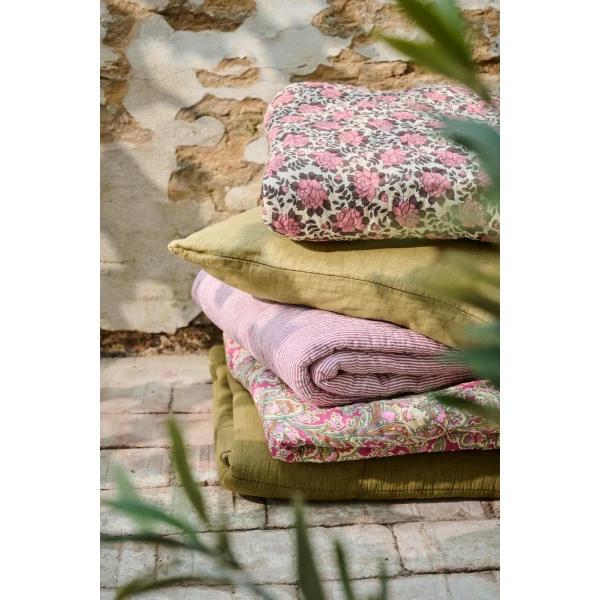 IB Laursen – Quilt, raspberry with paisley pattern - Afbeelding 3