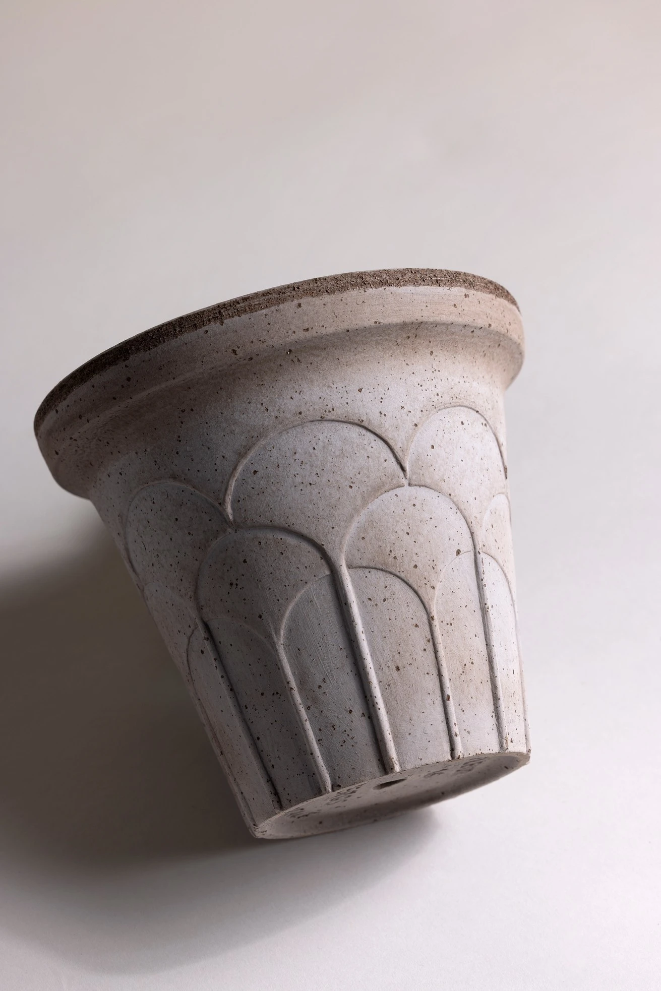 Bergs Potter – Fleur raw pot + saucer – grey - Afbeelding 3